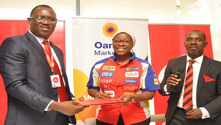 (L-r): Godfrey Efeurhobo, chief sales officer, Airtel Nigeria,  Olaposi Williams, chief operating officer, Oando Marketing, and Babatunde Olaniyan, general manager, Commercial Law, Airtel Nigeria, at the MOU signing ceremony between Oando and Airtel Nigeria in Lagos.